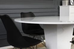 Diamond Spisegruppe Med 4 Shell Stoler